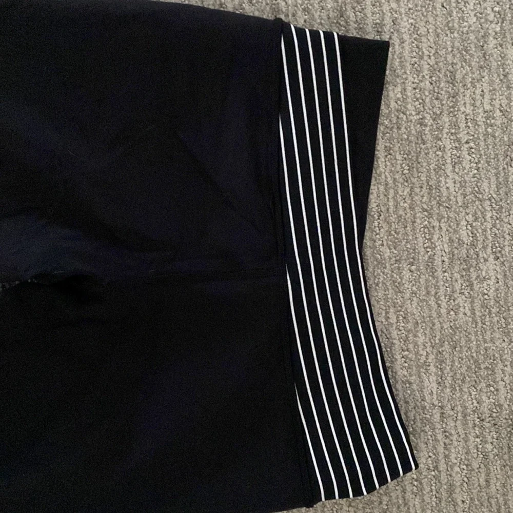 Lululemon bootcut legging midrise waist 6 - Picture 5 of 5